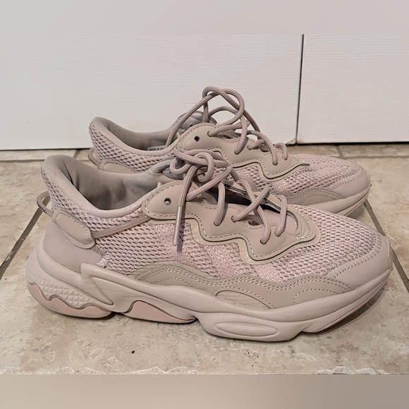 EUC Adidas Ozweego Sneakers Men 6 Women 7.5 ice purple - Picture 6 of 11